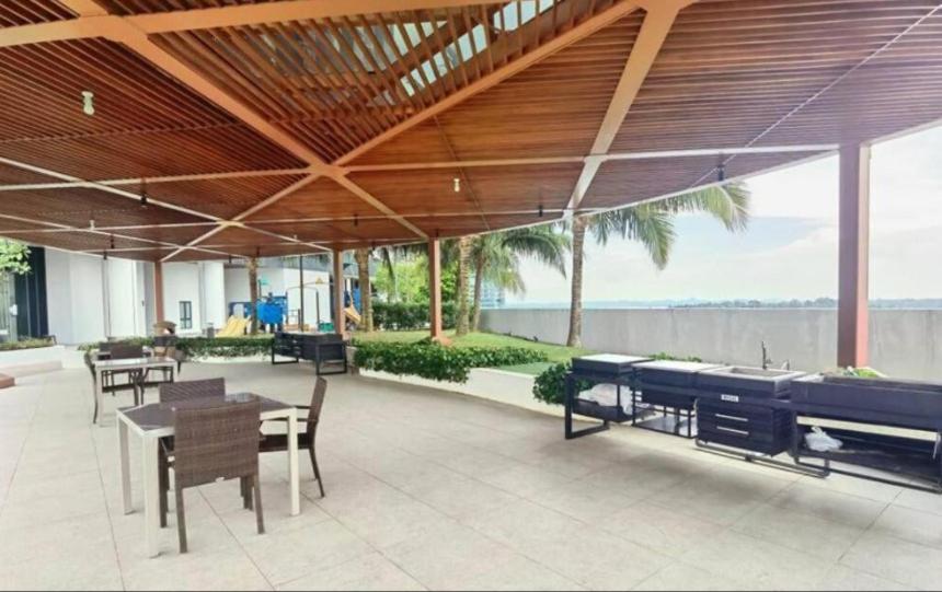Apartment Almas Poolview Netflix 100mbps Bystay
