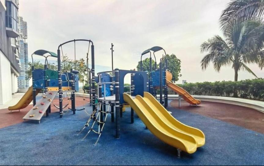 Almas Poolview Netflix 100mbps Bystay Apartment Nusajaya (Iskandar Puteri)