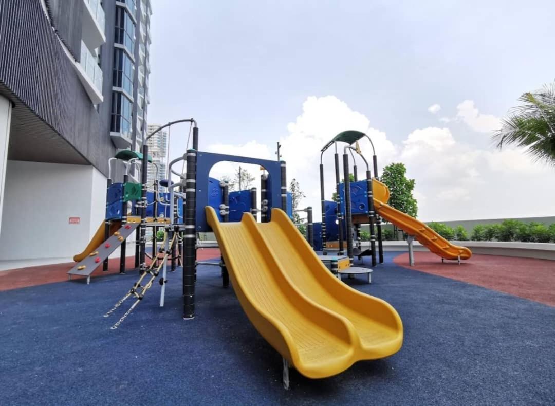 Apartment Almas Poolview Netflix 100mbps Bystay