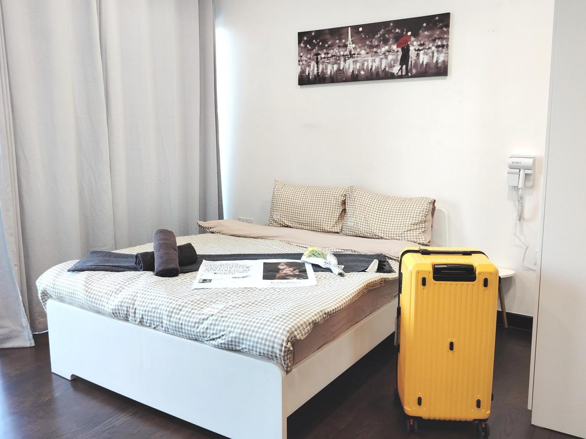 Almas Poolview Netflix 100mbps Bystay Apartment